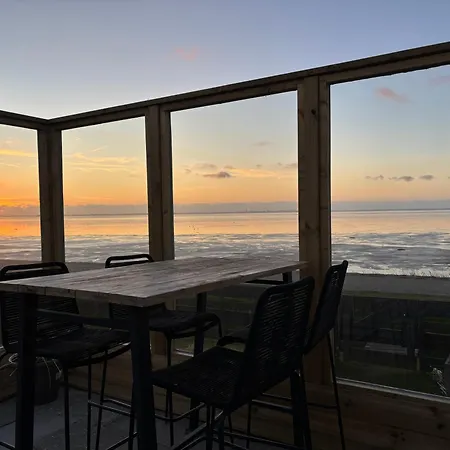 Traumlage Nr 56: Seaside Tranquility In Nature's Embrace Holiday home Westerland